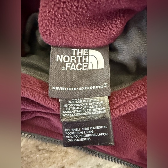 North Face Men’s Reversible Maroon & Black Zip Up Vest - Size Medium - Picture 10 of 13